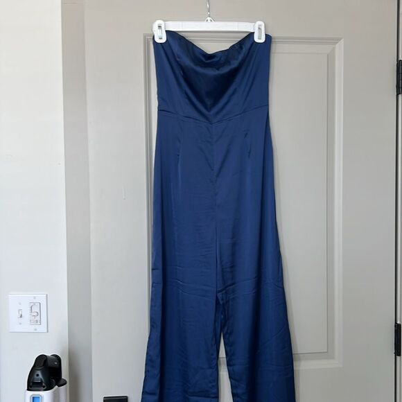 superdown • Navy blue satin Larissa jumpsuit - Picture 6 of 8